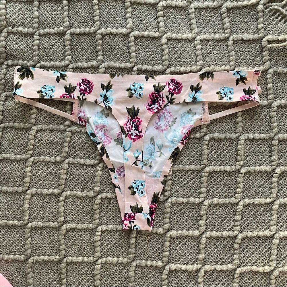 RESTOCK Seamless Laser Cut Thong - Picture 2 of 5